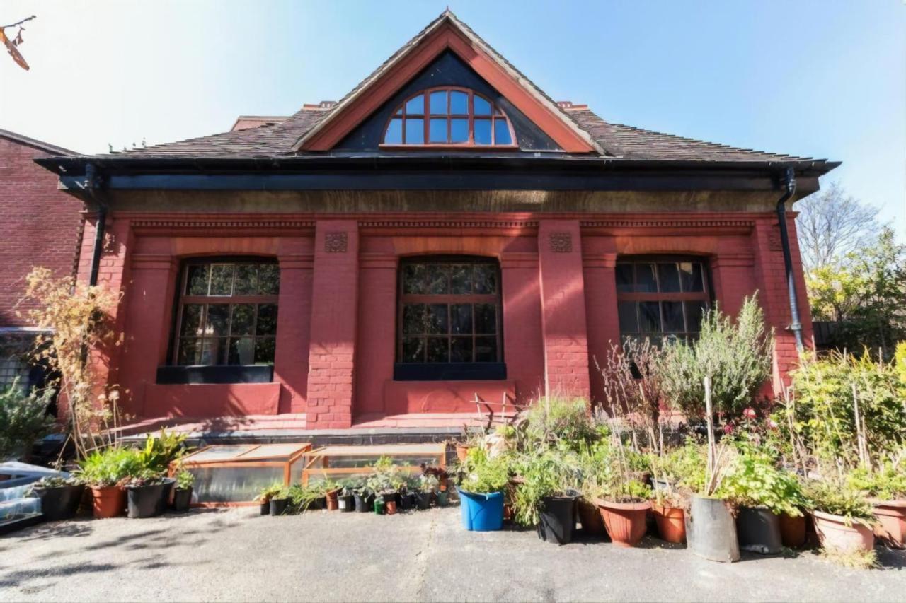 Wash House Historic Film Location House, East London Casa de férias *